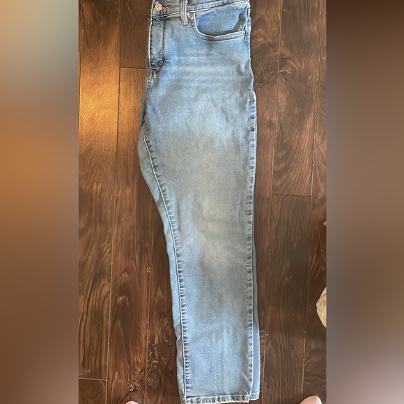 Woman’s Levi jeans size 14W - Picture 3 of 6
